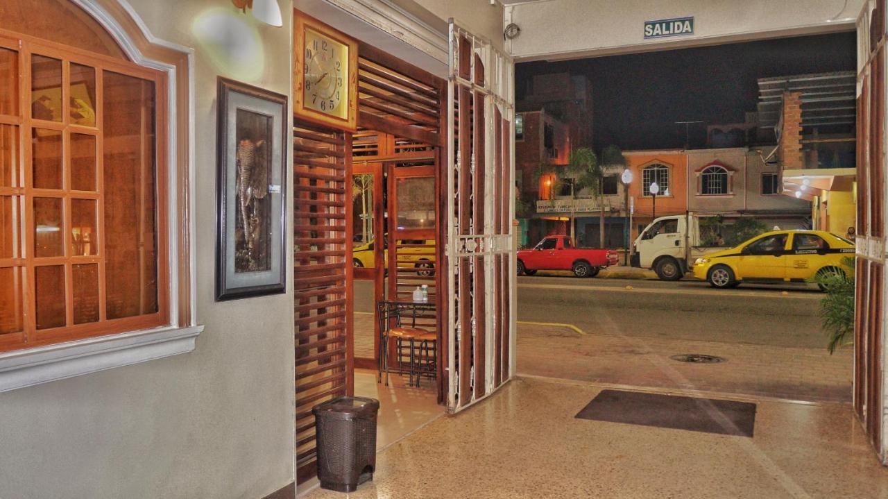 Vallejo Hotel Huaquillas Exterior photo