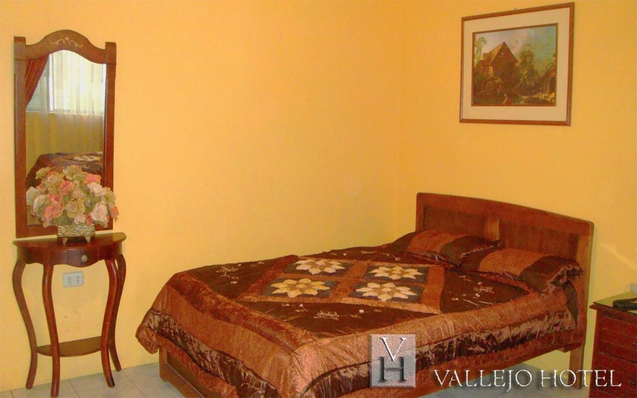 Vallejo Hotel Huaquillas Exterior photo