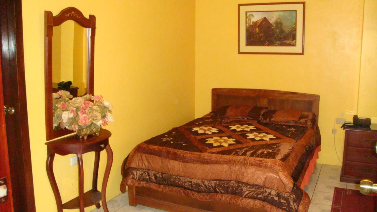 Vallejo Hotel Huaquillas Exterior photo